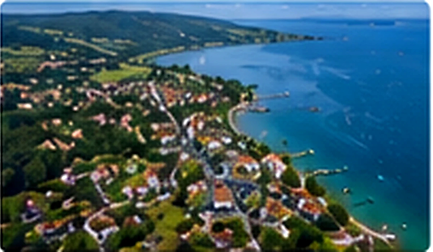 Illustrative Luftansicht von Hagnau am Bodensee