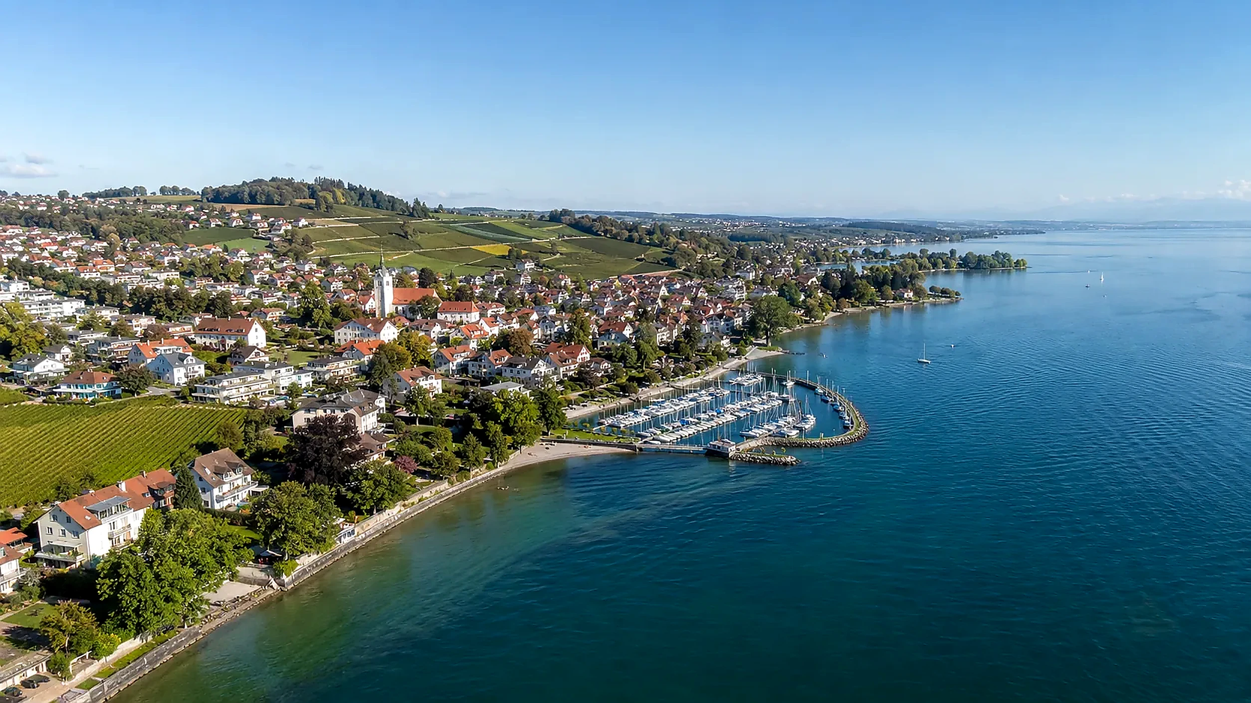 Illustrative Luftansicht von Immenstaad am Bodensee