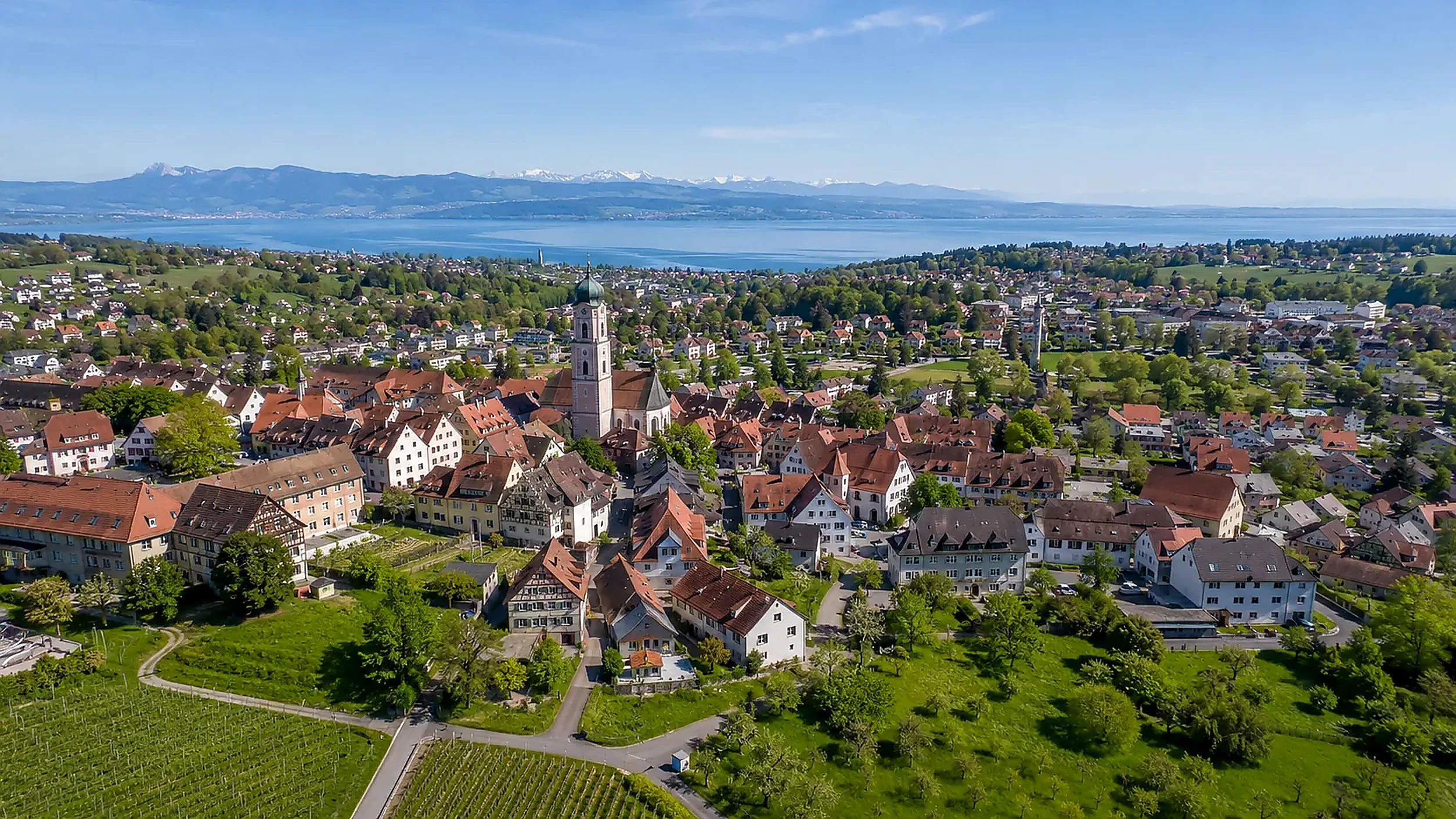 Illustrative Luftansicht von Markdorf
