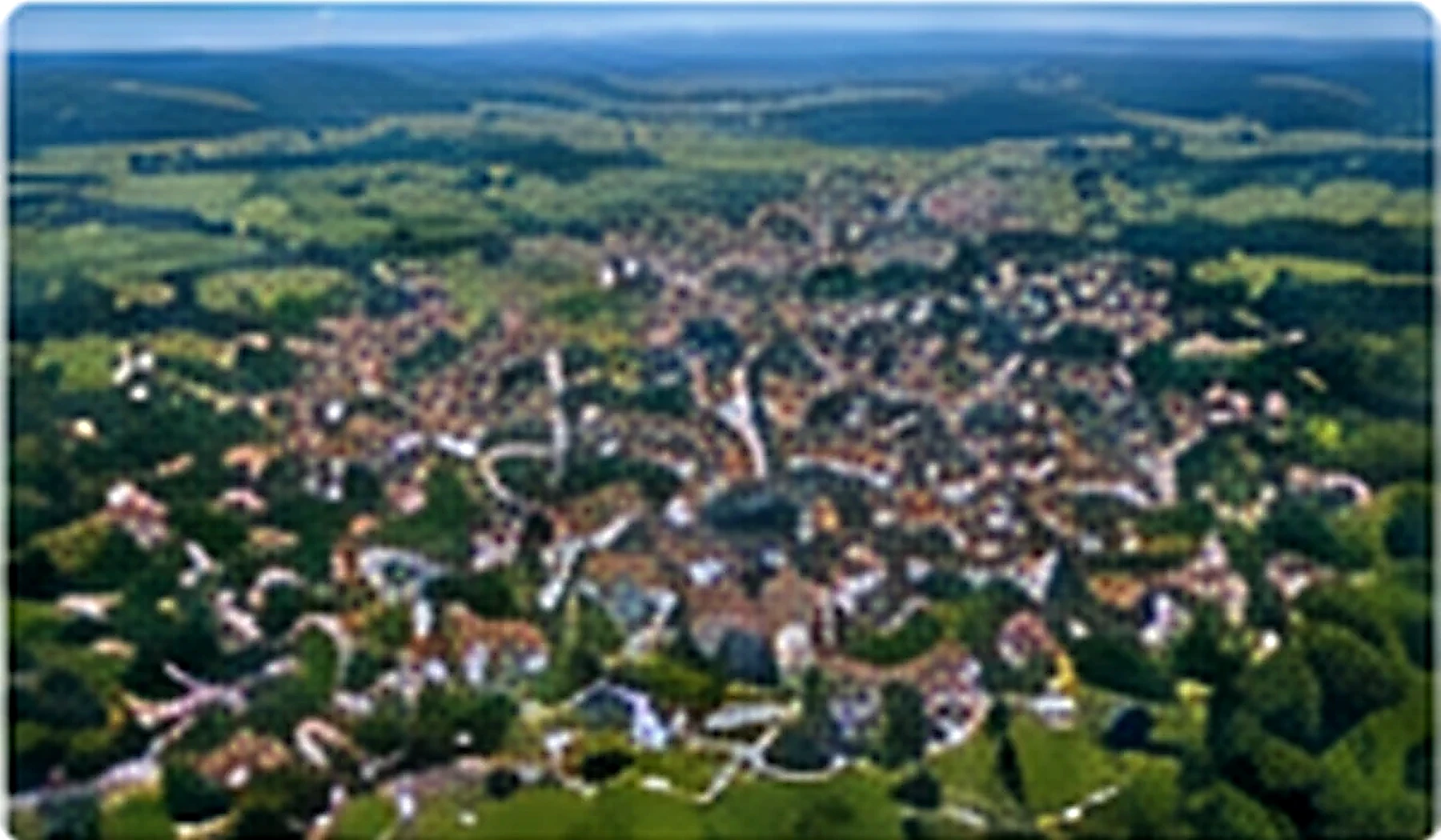Illustrative Luftansicht von Wasserburg am Bodensee